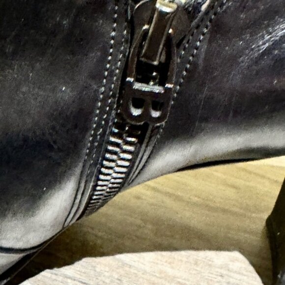 Bally black leather 3.5 bootie heels. Size 8.5 - Picture 7 of 9